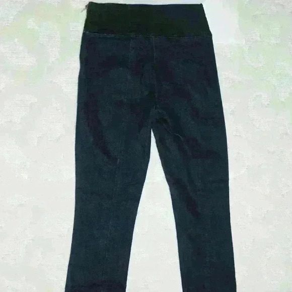 NWOT GUESS PUSH UP LEGGINGS - Picture 2 of 5